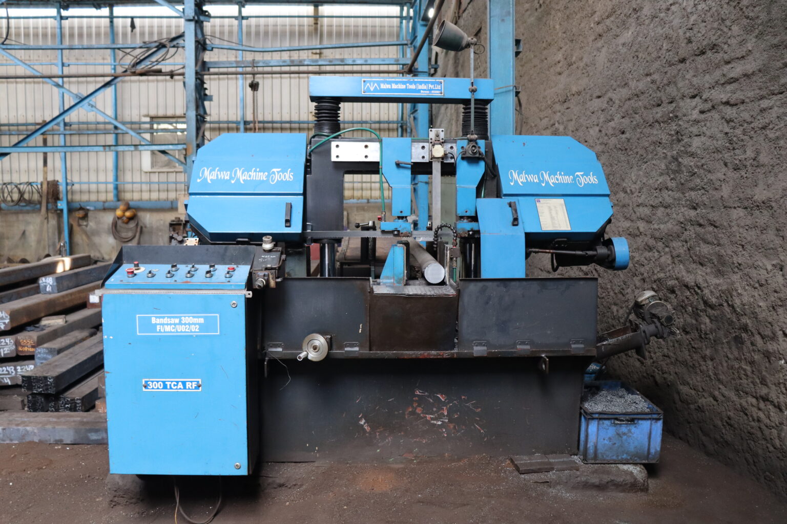 Bandsaw Malwa make, fully automatic 300mm